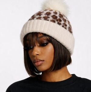 Chic Leopard Print Beanie with Pom Pom